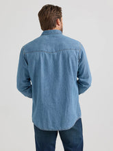 Load image into Gallery viewer, Wrangler - Mens Classic Fit Denim Shirt - Light Wash Denim - VARIOUS SIZES
