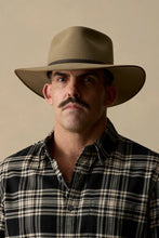 Load image into Gallery viewer, Akubra Cattleman - ASSORTED SIZES - BRAN and FAWN