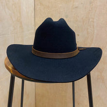 Load image into Gallery viewer, Avenel - Flinders Cattleman Wool Felt centre crease Western - Black - Medium