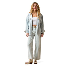 Load image into Gallery viewer, Ariat - Womens Denim Shirt/Jacket  - Blue/White Stripe - Medium
