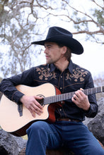 Load image into Gallery viewer, Wrangler  - Mens Luke Embroided Long Sleeve Shirt - BLACK - ASSORTED SIZES
