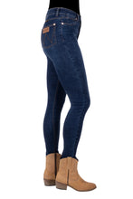 Load image into Gallery viewer, Womens Skinny Jeans - Sierra - 9 x 30
