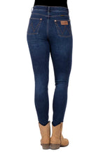 Load image into Gallery viewer, Womens Skinny Jeans - Sierra - 3 x 30
